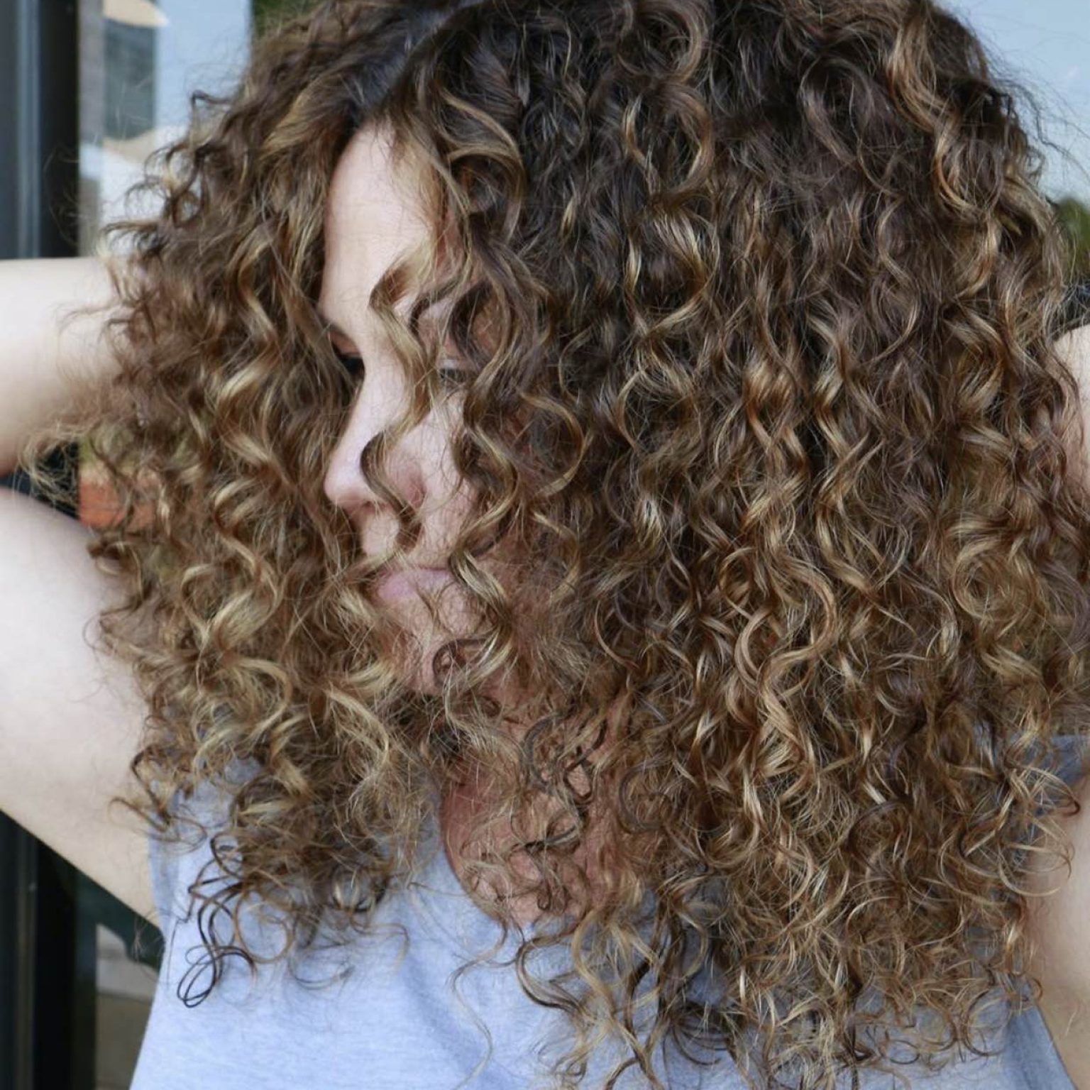 Balayage For Curly Hair: How to Achieve a Brighter Look - Mirella ...