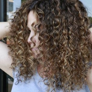 Balayage For Curly Hair: How to Achieve a Brighter Look - Mirella Manelli  Hair Education